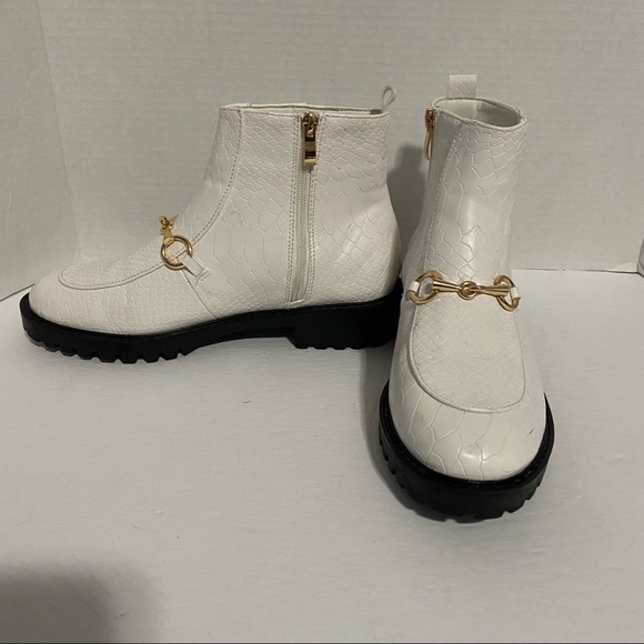 SHE & IN WHITE BUCKLED BOOTIES - Picture 9 of 15